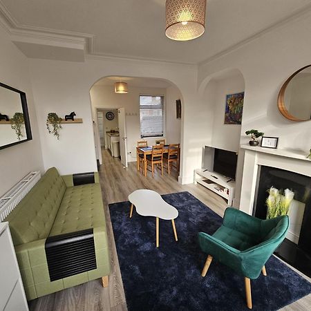 Modern & Stylish 3-Bedroom Home In St Helens St Helens  Buitenkant foto
