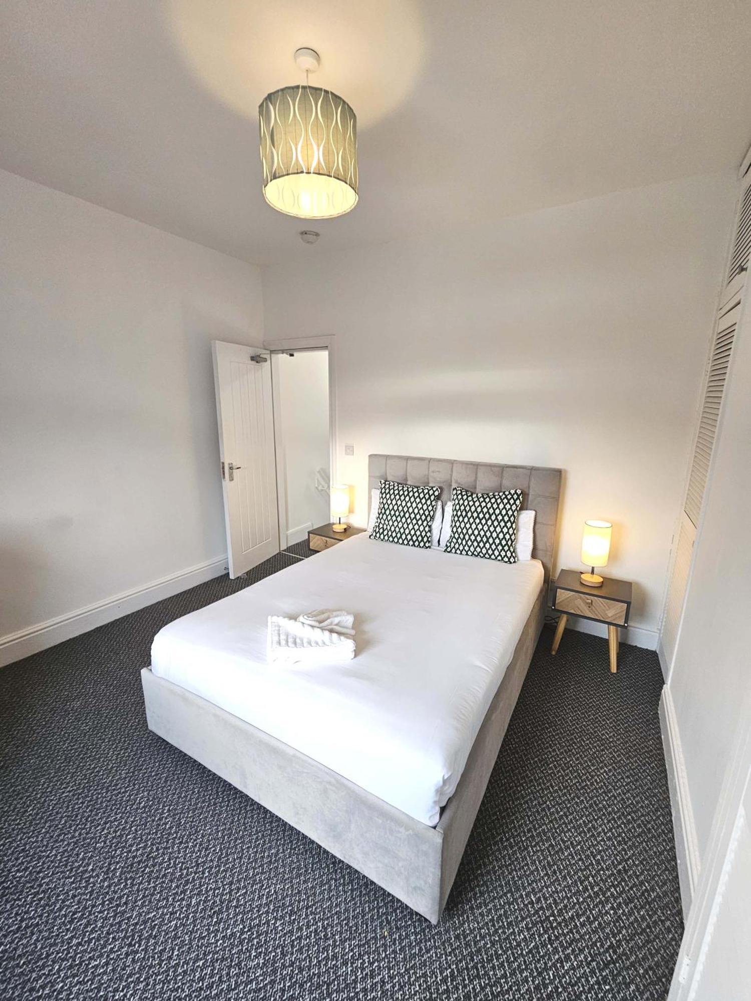 Modern & Stylish 3-Bedroom Home In St Helens St Helens  Buitenkant foto